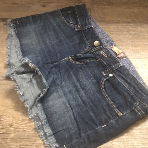 Paige Denim shorts SIZE 26 - Picture 4 of 7